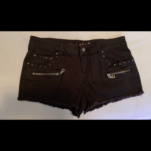 3 pairs of new shorts - Picture 3 of 6
